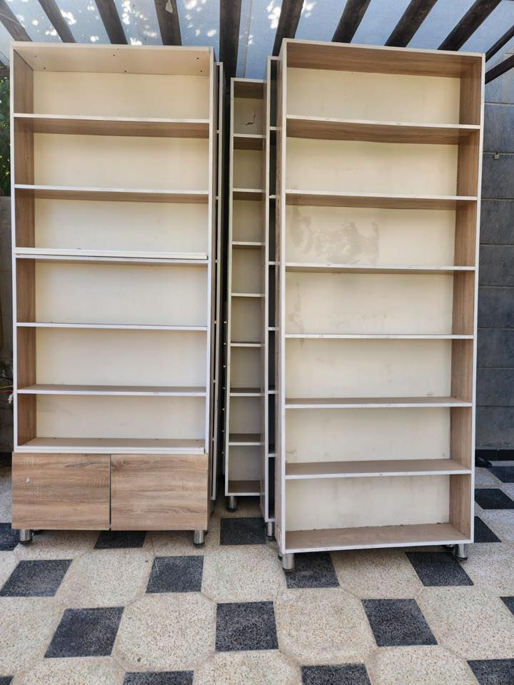 للبيع فاترينات عدد 8 الارتفاع 2 متر ونصف والعرض متر المكان المحمودية وبسعر مناسب للتواصل الاتصال***********
