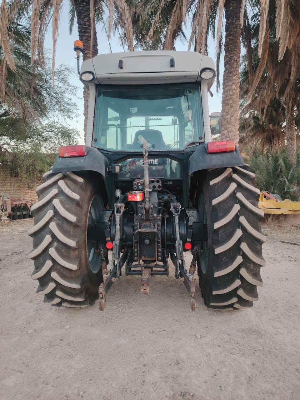 السلام عليكم 
للبيع مكينة دويتز (SAME/Deutz) موديل 2014
🔴 حجم 150 حصان
✅ مكينة نظيفة جداً 
📍 الموقع: ديالى - بلدروز
للاستفسار والمراسلة على الخاص أو الاتصال.
رقم ***********
