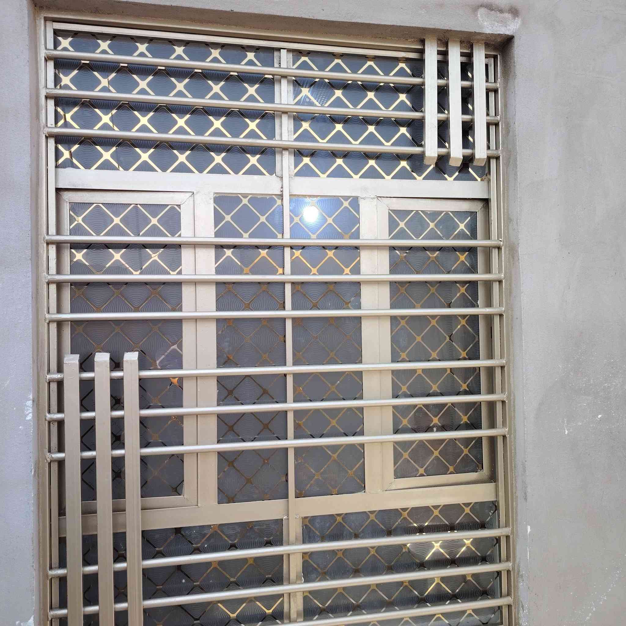 اسلام عليكم
عمل تنظيف وصبغ شبابيك
وشـد جـام جميـع الأصباغ
والجـام متوفر شغــل درجة أولئ💯
*********** اتصال + واتساب
