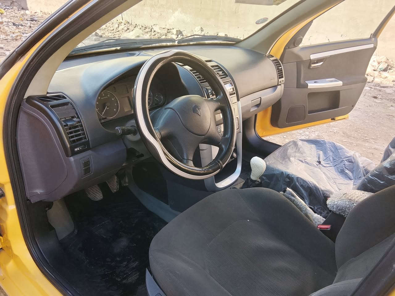 سمند للبيع موديل 17 مصفرة هيئة وغرامة بأسمي مكفولة كفالة عامة للاتصال *********** السعر 70 وبيها مجال
