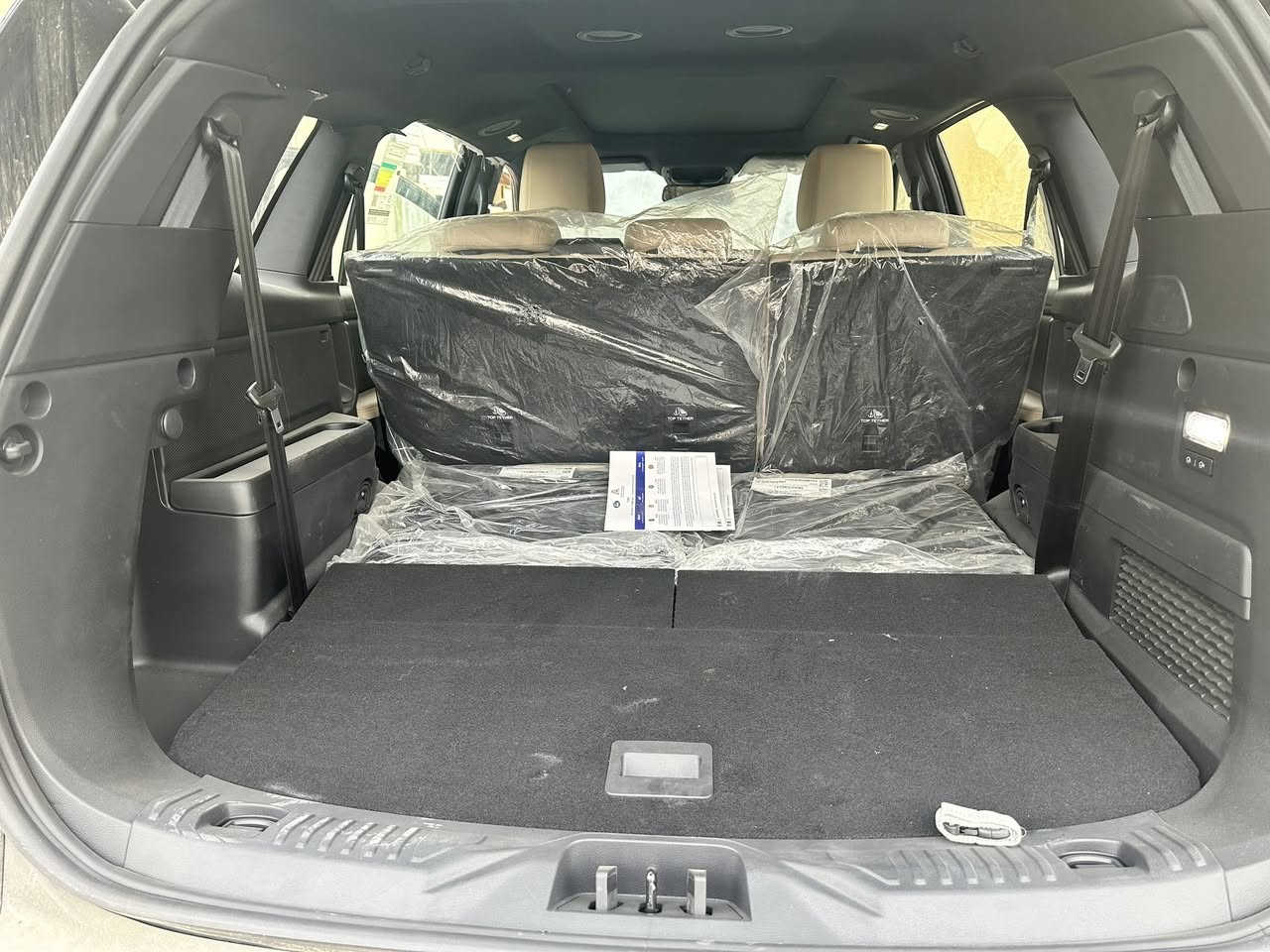 سلام عليكم فورد افريست خليجي موديل 2025ماشيه 700كيلو اقل الف لمتد فول مواصفات بنراما متعرضه الى حادث ابيع ع وضعيته علما سعر الوكاله 382 عارضه اني 185 وبيه مجال للشراي اي ستفسار *********** السعر 185 ورقه السياره مرقمه بغداد ومكان السياره بغداد
