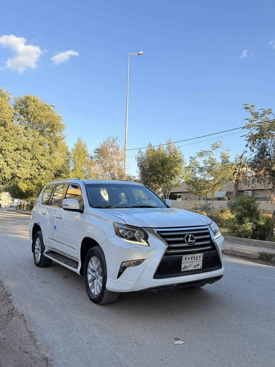 سلام عليكم 
لكزز برادو 2016  GX 460 أمريكي 
فول مواصفات للاخير...  1/1
ملاحضه بيه جاملغ امامي ودعاميه للجماليه بدون دواخل وارد امريكي
ماشية 91 الف 
السعر 340وبيه مجال 
***********
***********
____________________
المواصفات: 
دواخل جلد
1- فتحة سقف 
2- حساسات خلفية وامامية وجانبية
5- تحكم ستيرن جهتين 
6 - نضام ECO الاقتصادي
7- ثلاجة تبريد 
8- مري شفط 
9- فور ويل 
10- نضام GBS
11- الابواب مع الجنطة 5 بصمات
12-كشنات جلد تدفئة وتبريد كهربائية 
13- نضام خزن ميموري  -  
16- قيادة ذاتية 
17- عدسات لايت زنون متحركة مع تحكم بمستوى الانارة 
18-علامات ترحيب ابواب 
19- نظام تشغيل عن بعد 
20- 7 راكب
21- ويل كب كروم حجم 18
22_ 8 ايرباك
23- تبريد 4 قطع
25- ليد انارة 
26- مانع انزلاق 
28- بصمة تشغيل
29- بلوتوث
30- زراكات لايت ( تنضيف الايتات)
