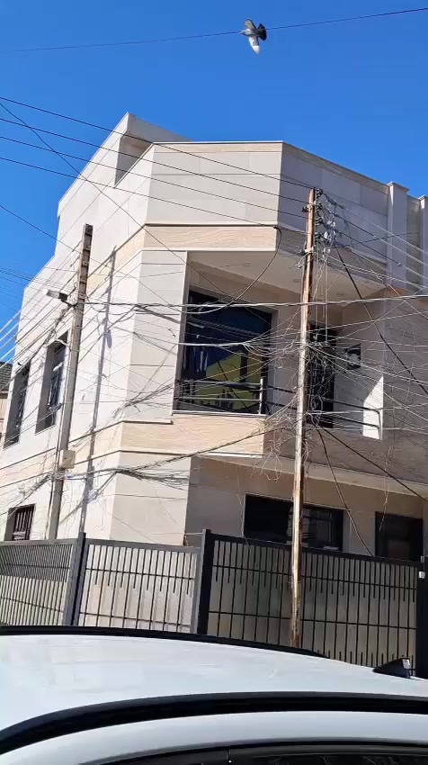 دار المساحه٥٠ م  ركن موقع مميز البنوك حي التربيه خلف مرطبات الصفصاف  امامه لا يوجد دور  سكنيه. قرب شارع المطاعم
   الطابق الارضي ممرخارجي على طول الواجه  صالة استقبال   مطبخ حولي كبير  خدمات الطابق الاول ٢نوم  الغرفه الكبيره ماستر.        للاستفسار الاتصال
   مكتب محجوب للعقار  ***********
