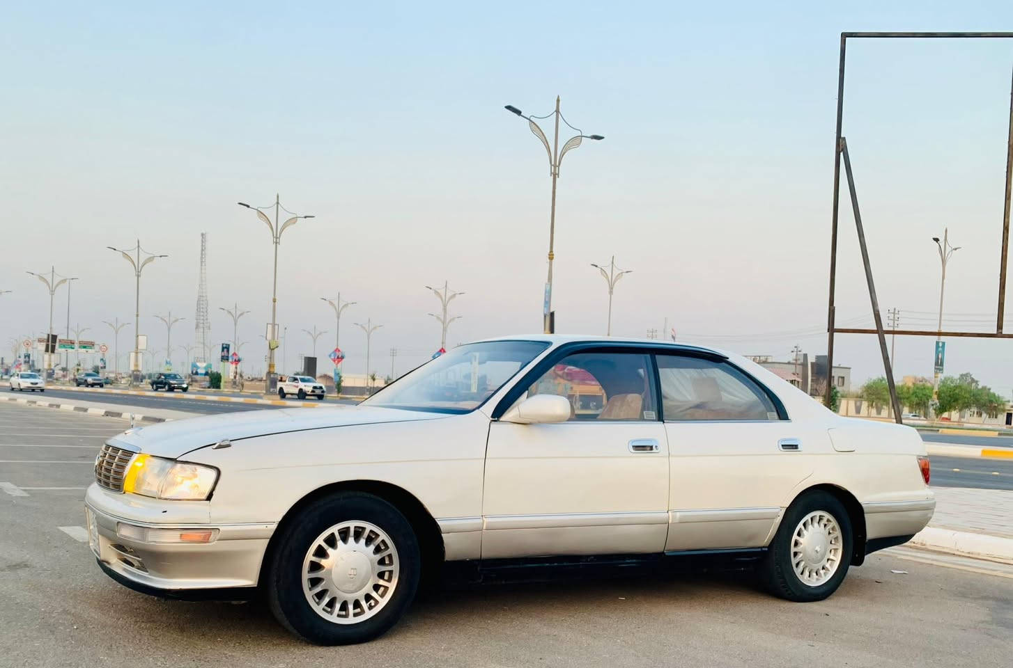 السلام عليكم احبتي 
للبيع بطه منفصل لون لؤلؤي موديل 1995 رقم انبار انكليزي (بأسمي) سنويه مجدده لل (2031) تريد تحويل مباشر وين ميعجبك  
گير ومكينه 2500 كفاله شرط النظافه السياره كفاله گص ونقل وعيب وضربه واصوليات جاهزه من دواخل تخم تاير كهربائيات ويل جديد حداديه  تغليف ارضيه ادامه جديده كلها شغاله وجاهزه مال جناي مكان السياره كربلاء السعر 54 وبيها مجال بسيط للشراي 
للاتصال....***********
