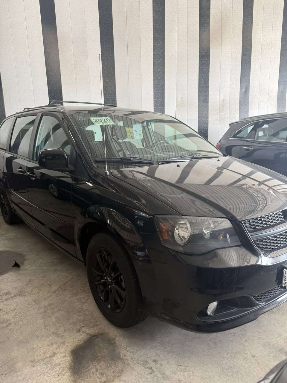 السلام عليكم دوج كرفان موديل 2020لون اسود أربيل صور الحادث واضحه وسونار موجود مواصفات عاديه المكان بغداد 
السعر 169وبيها مجال ***********اتصال فقط
