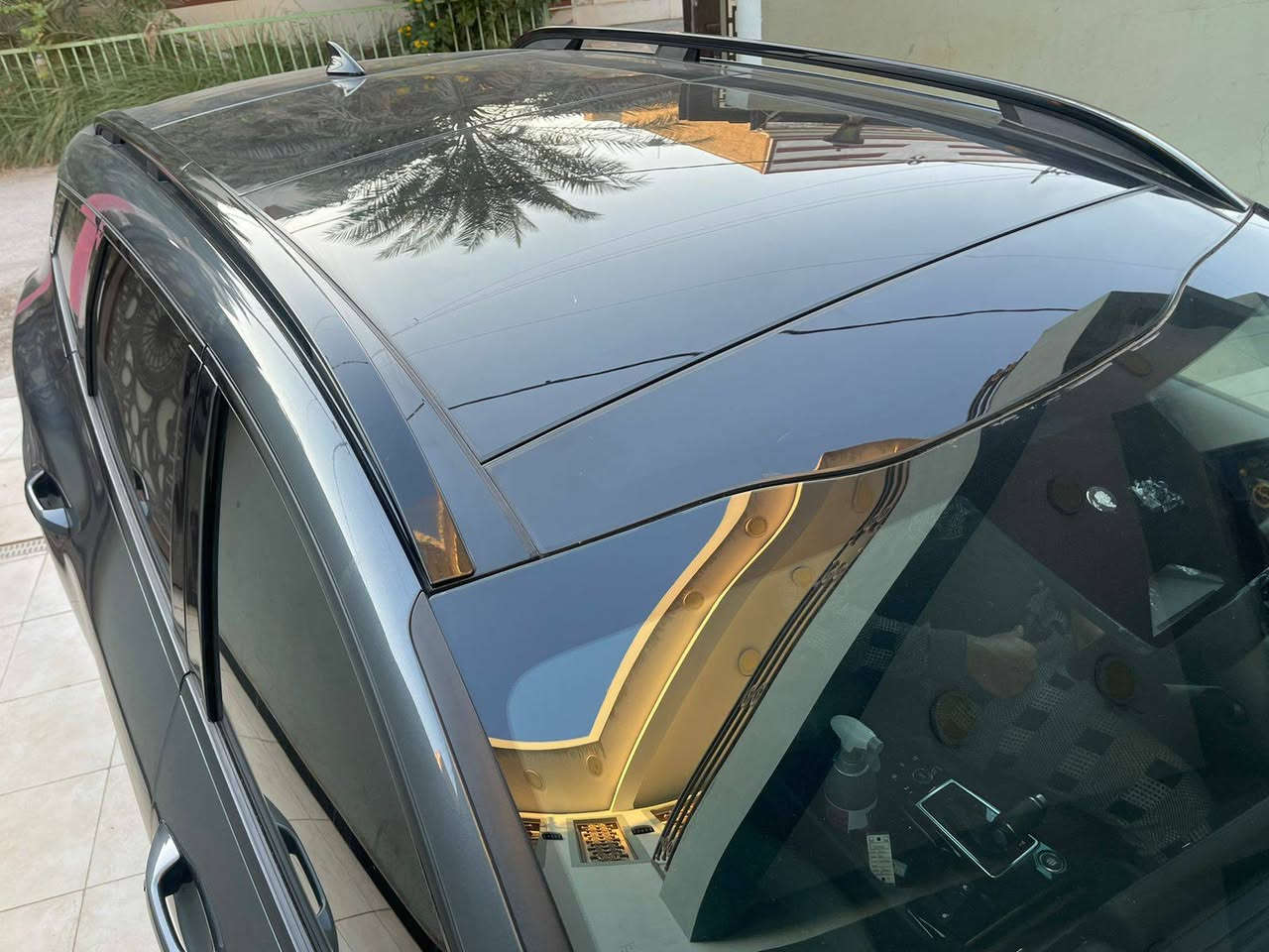 كيا سبورتج موديل2024 وارد امريكي
ضرر بسيط جداً فقط بارد بالبنيد بدون تبديل بدون صبغ بدون ارباك وصور الحادث بالمنشور مواصفتها فئه x-line
1-بنورما
2-بصمه تشغل عن بعد 
3-جنطه كهرباء
4-فور ويل 4x4
5-رادار امامي خلفي 
6-اوتو هولد 
7-كشن السائق كهرباء 
8-تدفئه كشنات 
9-تبريد امامي خلفي
10-شحن واير ليس
11-كامره خلفيه وحاسات اماميه خلفيه
12-شاشه كبيره متصل 
13-تبريد بيانو
14-دشبول دجيتل 
15-انظمه قياده 4وضعيات 
16-ايقاف ذاتي اوتو ستوب 
17-لد امامي خلفي 
وباقي المواصفات المعروفه 
محرك 2500
ماشيه 14 الف 
السياره بدون لوحات مكان السياره حله 
*********** الاستفسار
