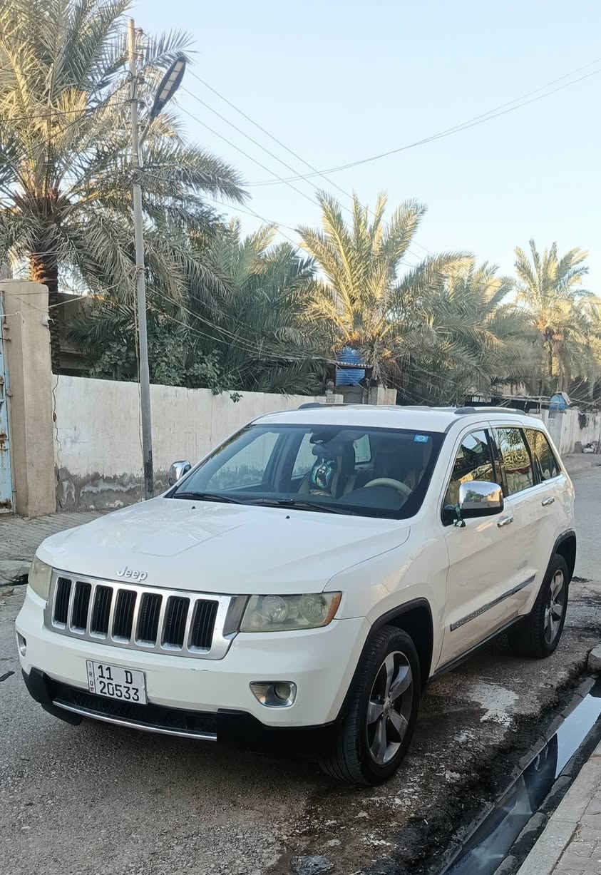 جيب ٢٠١١ رقم بغداد مكينه وكير شرط شواصي تكم قماره شواصي الغود مكفوله السياره بدون ضرر فقط طخه بسيطه جاملغ امامي بدون داخل السياره نضيفه وجاهزه من كل النواحي فقط صبغ قطعتين فقط وكلير قطعتين السعر ١٥٠ ورقه التواصل ***********
