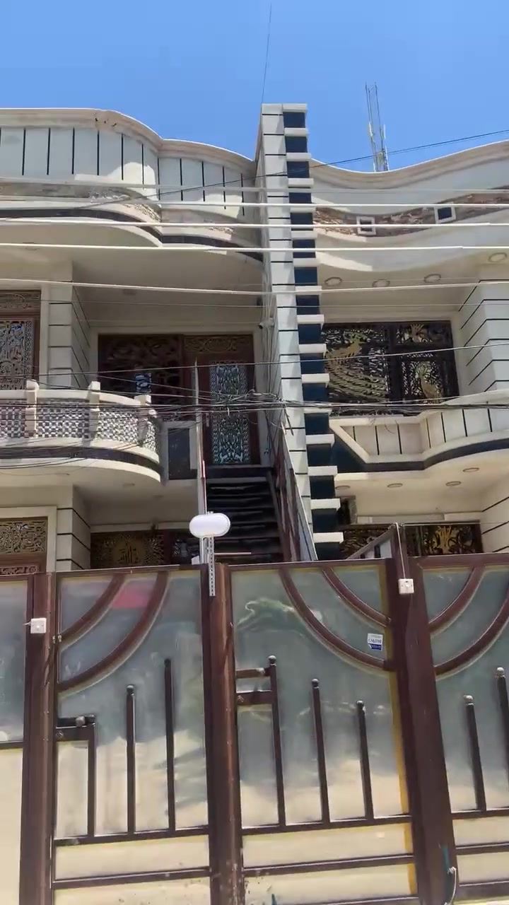 شقه للإيجار طابق ثاني العامريه شارع المضيف تحتوى على درج معزول باب وحده ومدخلين
غرفه 3×4‎
غرفه 7×3ونص
مطبخ 3ونص× 3 
حمام 
شقه كامله من جميع الخدمات 
مطلوب عائلة صغيره نفرين
للاستفسار ***********
