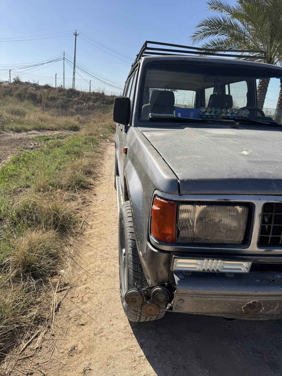 السلام عليكم سياره لبيع ازوزه مديل 1988 بيها مكينه وكير بطه حجم 3000 جاهزة ما ناقصه شي رقم بغداد سعر 30وبي مجال 
***********
