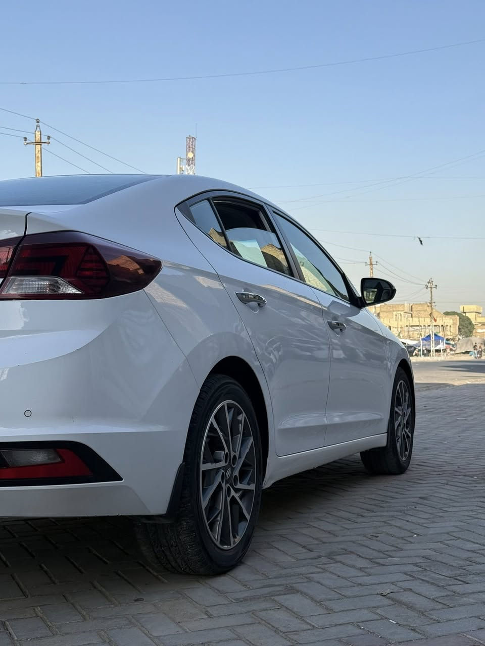 النترا 2020 خليجي
متاح النترا موديل 2020 خليجي رقم بغداد 

🌫️اللون أبيض

🛑المواصفات شاشة 

🛑رادار أمامي

‏🅾️رادرات جانبية + رادار خلفي

‏🅰️فول تحكم ستيرن 

✅بلوتوث

✅حساسات تايرات

‏🅿️ماشية (83m)

(( سياره فول موصفات 1/1 ))
تجي تشوف بعينك سياره نظافة 100%
السعر : 165 $ وبيه مجال بسيط 

فقط الشراي يخابر 👍🏼
للتواصل ***********
