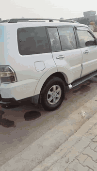 السلام عليكم 
للبيع او امراوس بستاركس حسب القناعة باجيرو 2008 عادي مو حبتور كير أو تو تبريد 3 قطع محرك خير من الله سونارها موجود باتري جديد مري شفط تخم تاير صدر كله جديد اني مكلف بالنشر هذا رقم صاحبها *********** احمد ابو رامي
