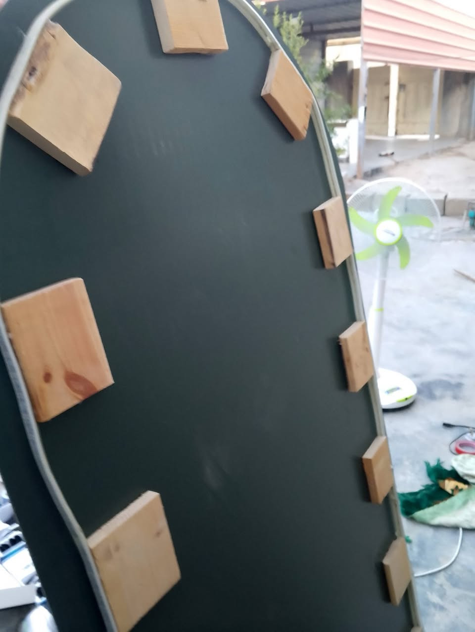 سلام عليكم غراض حلاقة للبيع مكاني تكريت وياهن مرايه وهاذه رقمي ‏‪***********‬‏
