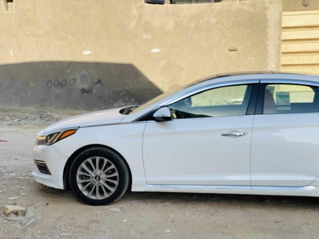 السلام عليكم 
سوناتا امريكي 2015 باسمي سنويه جديده 
لايت زنون +سستم صوت
فوول السياره 1/1 
تبريد خير من الله
بيهه صفحه صبغ راح اخليك صورهه والتفاصيل 
كلهه بالمنشور سعره 109 وبيه مجال قليل كلش 
رقم صاحب السياره 
***********
مكان السياره ناصريه
