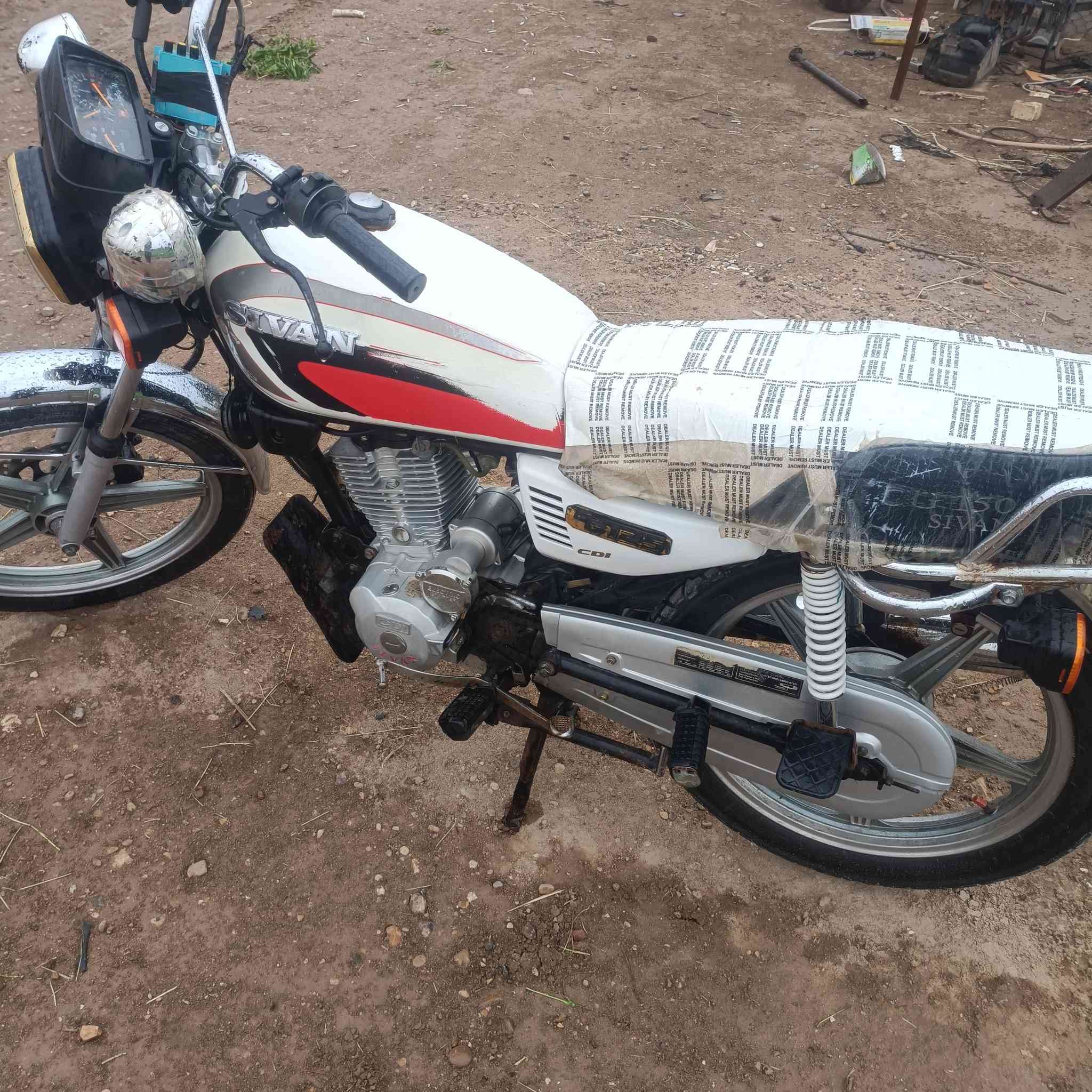 سلام عليكم أعيد النشر بسبب الوعود الكاذبة دراجه سيفانا جاهزه كهربائيات محرك نبيثري سلف اوراق المكان بابل ناحية الشوملي للاستفسار اتصل *********** رجأ المو شراي لا تنتصل
