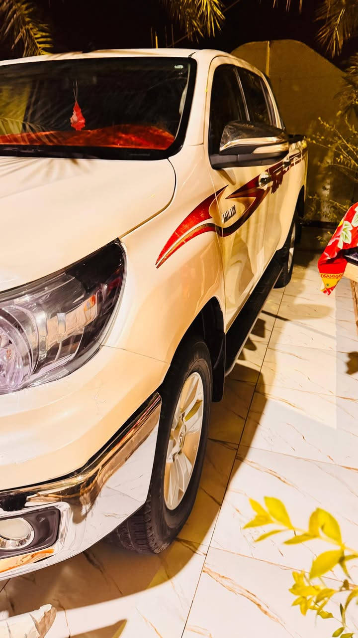 سلام وعليكم هايلوكس فورويل بريميه لون صدفي فول كير عادي تبريد خلفي موديل ٢٠١٩رقم اربيل سنويه منتهيه شرط التحويل والتجديد كفاله مكينه  كارتون وكير وكشر من الصبغ والمعجون فقط ملاحضات بسيطه بارد 
السعر ٢٣٥وبيه مجال الاستفسار ***********(كازززززز)
