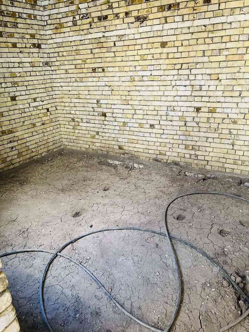 سلام عليكم 

بيت للبيع طابو زراعي

مساحه ١٠٠م مربع ركن 

مكانه كاع حيدر ال فجيل 

حي الجوادين عبر جسر ال عمار عله شارع ٣٠م

بناء طابوك صب كونكريت يتكون من

 ديوانيه مطبخ صاله غرفه صحيات

سعر البيت [٤٥] وبيه مجال 

لاستفسار مراسلة الحساب أو الاتصال على الرقم 
***********
