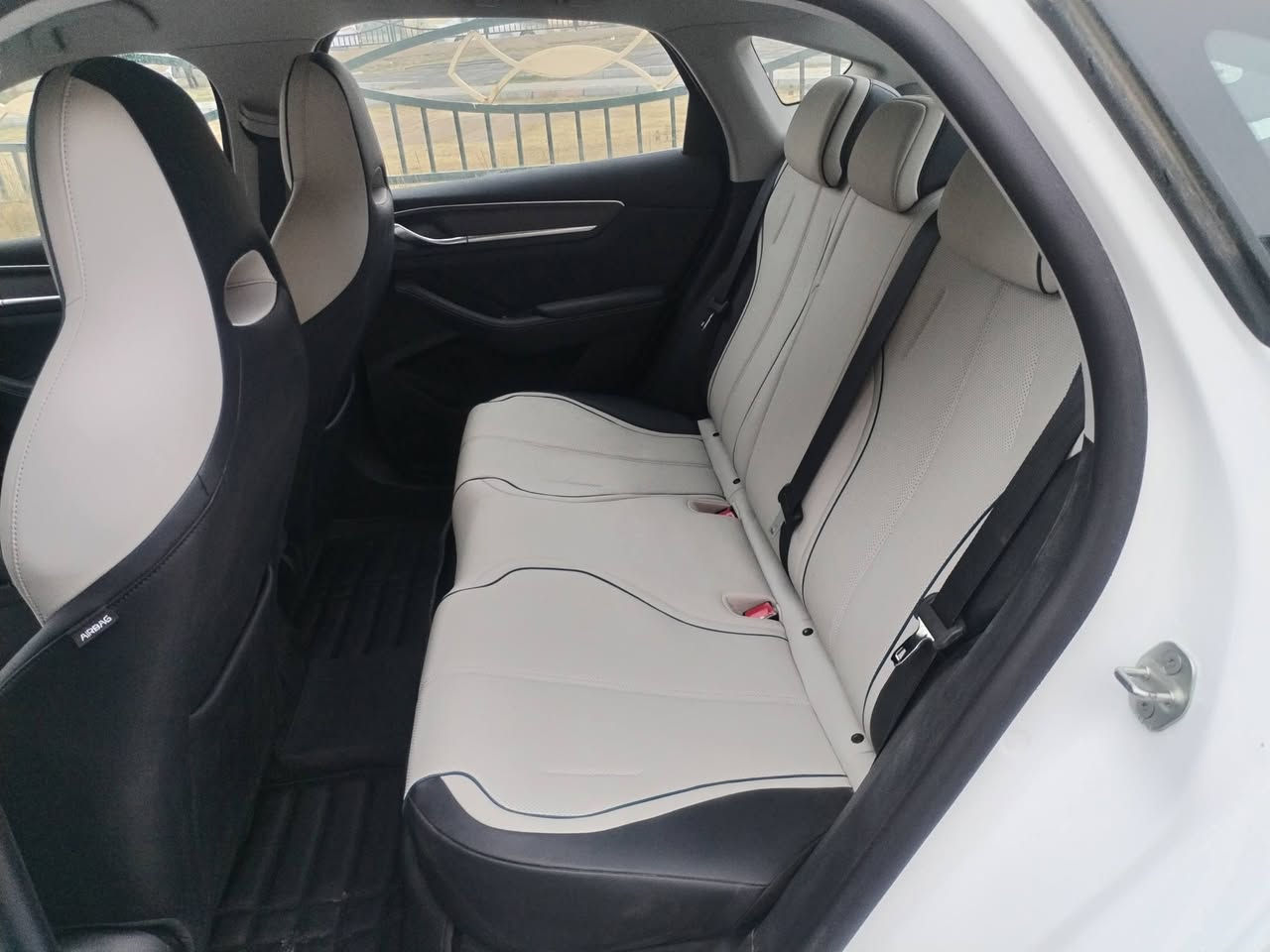 السلام عليكم بي واي دي دستروي مرقمه بسمي بغداد كفاله عامه زيرو سيارة كامل ملحقاتها  مكان السيارة بغداد حي الاعلام قرب جامع عمر الاتصال ***********
