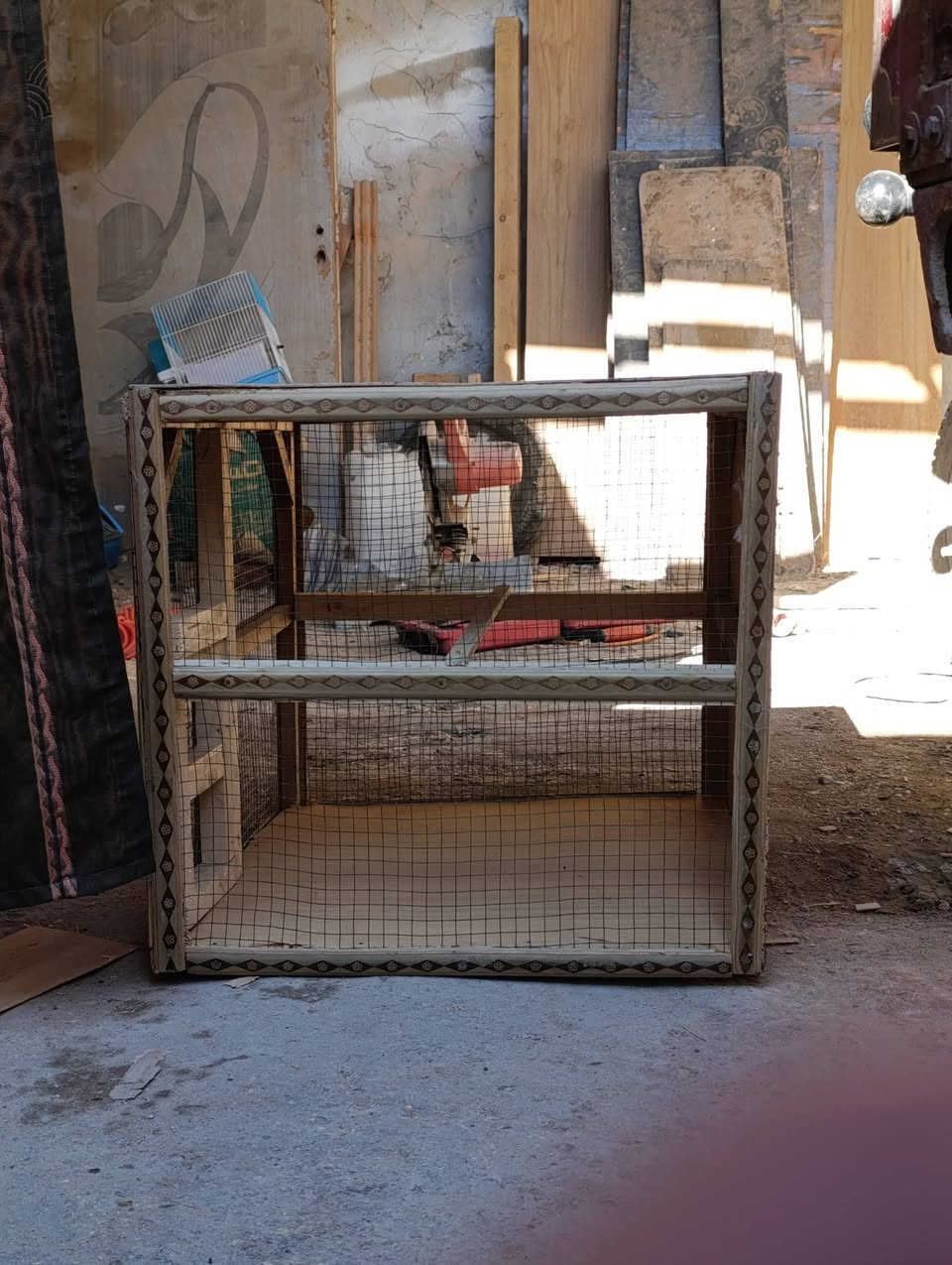 السلام عليكم شباب قفص شغل جديد الارتفاع 50 والطول 60 والنزال 45 السعر ب15 مكاني  كربلاء طويريج الشراي يتفضل خاص وبي خير ويدلل اخوكم محمد النجار


**إذا كنت صاحب هذا الإعلان وتريد حذفه لأي سبب، رجاءا أرسل رسالة إلى الدعم الفني**