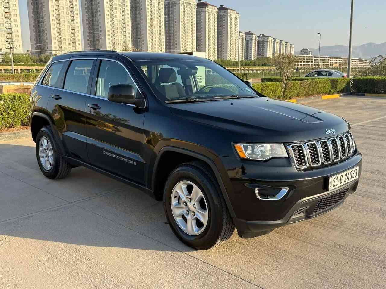 السلام عليكم 
بس ركزززز ويايه شويه اذا دور سياره نضيفه مال حجاج
--------------------------------جيب 2017 مواصفات لاريدو
السعر !!!!!!---------210 ورقه وحق جيتك لحد يكلي بلعدله  ------
كلين كلين كلين

امريكي 
------------------------كلين تايتل--------------------- حته دعاميات
بدون صبغ 
جلد 
حساس 
كامره
٦ سلندر 
ماشيه ٧٠ الف
تحكم ستيرين 
شاشه 
بصمه 
هاي مواصفات الاريدو معروفه 
كير مكينه كهرباء بشرط 
تخم تاير تمام 
سنويه ب اسمي .تحويل باجر 
سنويه جديده
شباب سياره مال بيت جديده ما متعوبه ابد 
ا تمام ومابيها مصرف وحياكم الله 
***********
مكاني سليمانيه
