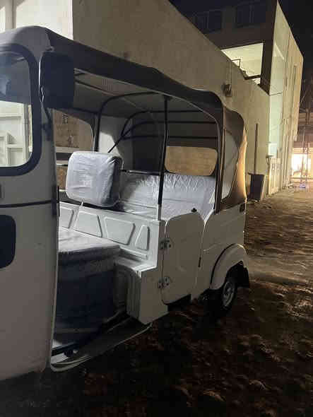 تكتك موديل ٢٠٢١ معمر بس دوسهه مابيهه اي نقص جديده او خير من الله مكينه.كفاله من  تنقيص ولا تبخير  العنوان الدوه ابو دشير ***********
