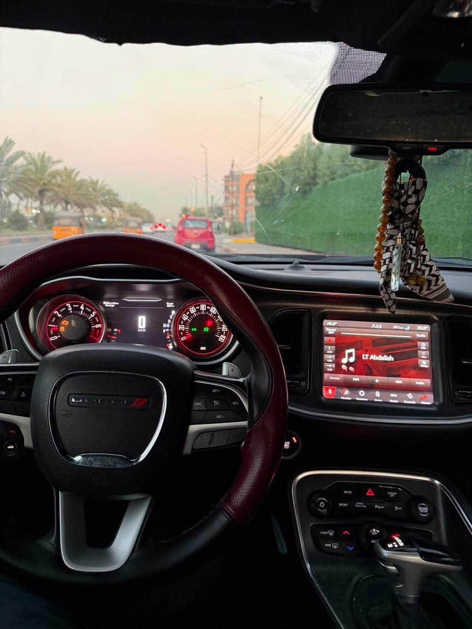 دوج جالنجر 2018 SXT Plus
3600 فول مواصفات للأخير 
الممشى: 100 الف
اللون: كرزي مميز 
المحرك: 6 سلندر سعة 3600
رقم جديد هزه جديدة ب اسمي تحويل مباشر 
المواصفات:
فتحة سقف
مقاعد جلد
كشن كهرباء
فول مواصفات 
مكينه وكير كفاله 
كهربائيات كلها شغاله 
السياره جاهزه مابيها نقص  
كم قطعه بيها ابيع حزام 
بدون دواخل. 
السعر 138 بيهه مجال بسيط
السعر جدا مناسب مال بيع 
مكاني بغداد 
رقم المبايل 
***********
***********

