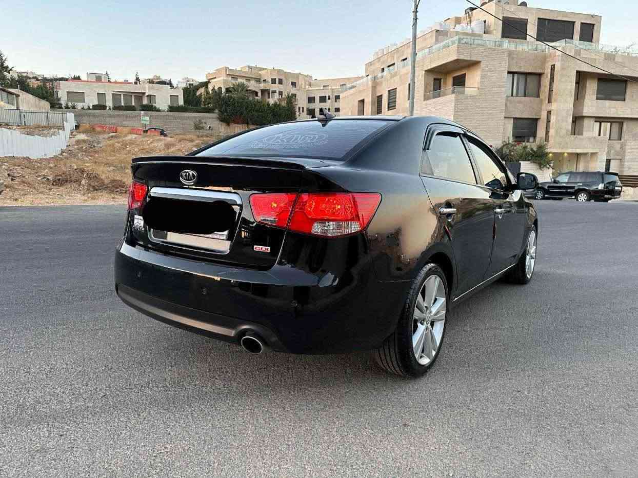 كيا فورتي وارد كوري لون أسود ملوكي فل كامل بدون فتحة 2013
لعشاق للتمييز سيارة نظيفة جدا فحص كامل 7جيد بدون اي ملاحظة
الفحص مرفق بالصور
‏المواصفات:
‏فحص كامل 7 جيد 
موديل 2013
ماشية 123 الف
مرخصة ومأمنة ضد الغير لمدة سنة كاملة 
‏ جير  اوتوماتيك 6 غيار توب ترونيك 
‏ ماتور 1.6 Gdi 
‏ بصمه ابواب + بصمه تشغيل خارجي داخلي
زجاج امامي خلفي كهرباء 
مري كهرباء وشفط ضب
غمازات على المري
نظام الحماية 6 ايرباج
‏ كراسي جلد ( لون اسود) اصلي وكااااله 
‏ كراسي اماميه مدفأه
 ‏ تحكم طاره بالكامل 
‏ مثبت سرعه كروز كونترول 
نظام اضاءة يعمل اوتوماتيك eco
انارة ترحيبية 
نظام مساحات يعمل اوتوماتيك
‏ شاشه 
كاميرا خلفية
‏ حساسات خلفيه 
‏نظام قفل مركزي 
نظام ECOاقتصادي لاستهلاك البنزين
نظام بريك ABS -EPS
كمبيوتر لبيان معدل استهلاك الوقود
‏‏معدل السرعة، كمية الوقود المتبقية ‏، المسافة المقطوعة للرحلة ، عدد الكيلومترات المتبقية نسبة لكمية الوقود ‏المتبقي ‏ مقياس درجة الحرارة الخارجية
جنط 17 مع كوشوك جديد
‏ والعديد من الاضافات الاخرى 
‏_ أمكانيه البيع نقدا وبالتقسيط على الهوية فقط بدون اي تعقيدات او اي شروط اخرى بالتعاون مع جميع البنوك وشركات التمويل وتسهيلات ونسبة التمويل من 50 الى 90‎%‎ على الهوية فقط والموافقة خلال 24 ساعه 
بإختصار ياصديقي السيارة مميزه جدًا الله يطرح البركة لصاحب النصيب اكيد مافي بإضافاتها وجمالها بكل السوق لحق حالك
‏للاستفسار / محمد ابو شما 
‏  0795052473
‏ملاحظة مقابل البدر على سيارة مناسبة ￼


**إذا كنت صاحب هذا الإعلان وتريد حذفه لأي سبب، رجاءا أرسل رسالة إلى الدعم الفني**