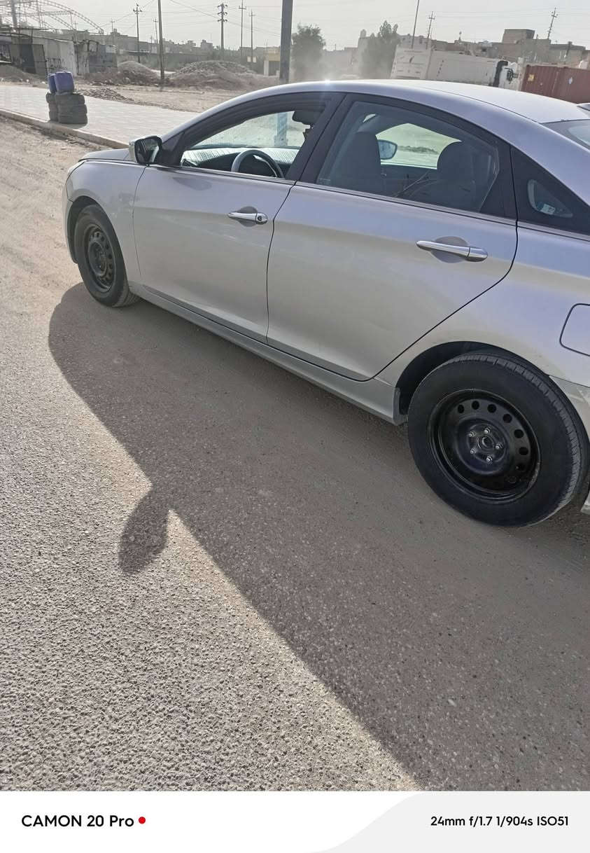 السلام عليكم سوناتا ١٣ للبيع وارد امريكي سيارة جاهزه كير و مكينة وتبريد وحدادية وكهربائيات رقم دولي السعر ٩٥ وبين مجال العنوان ذي قار الشطرة ***********

