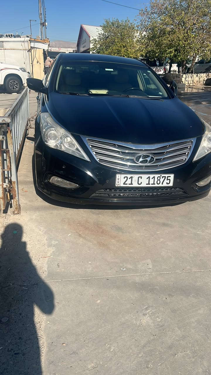 السلام عليكم
ازيرة 2012 خليجي 
مكفوله كفاله عامه
بيها شبر بارد باب السكن
مكينه v6
ماشيه 150 حقيقي 
اتريد تحويل اتريد وكاله 
مكاني بغداد جسر ديالى 
السعر 122$

***********
