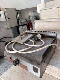 كريل بركر • حجم وسط • يشتغل علغاز