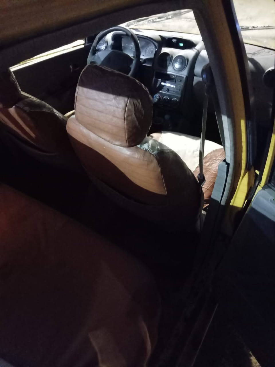 العنوان البصرة المطيحة ام النعاج 
التواصل ***********
سايبا موديل 2013  السعر 10 ورقات  رقم الماني  محرك خير من الله الكير الواحد مرات يفلت كهربأيات كلهه شغالة
