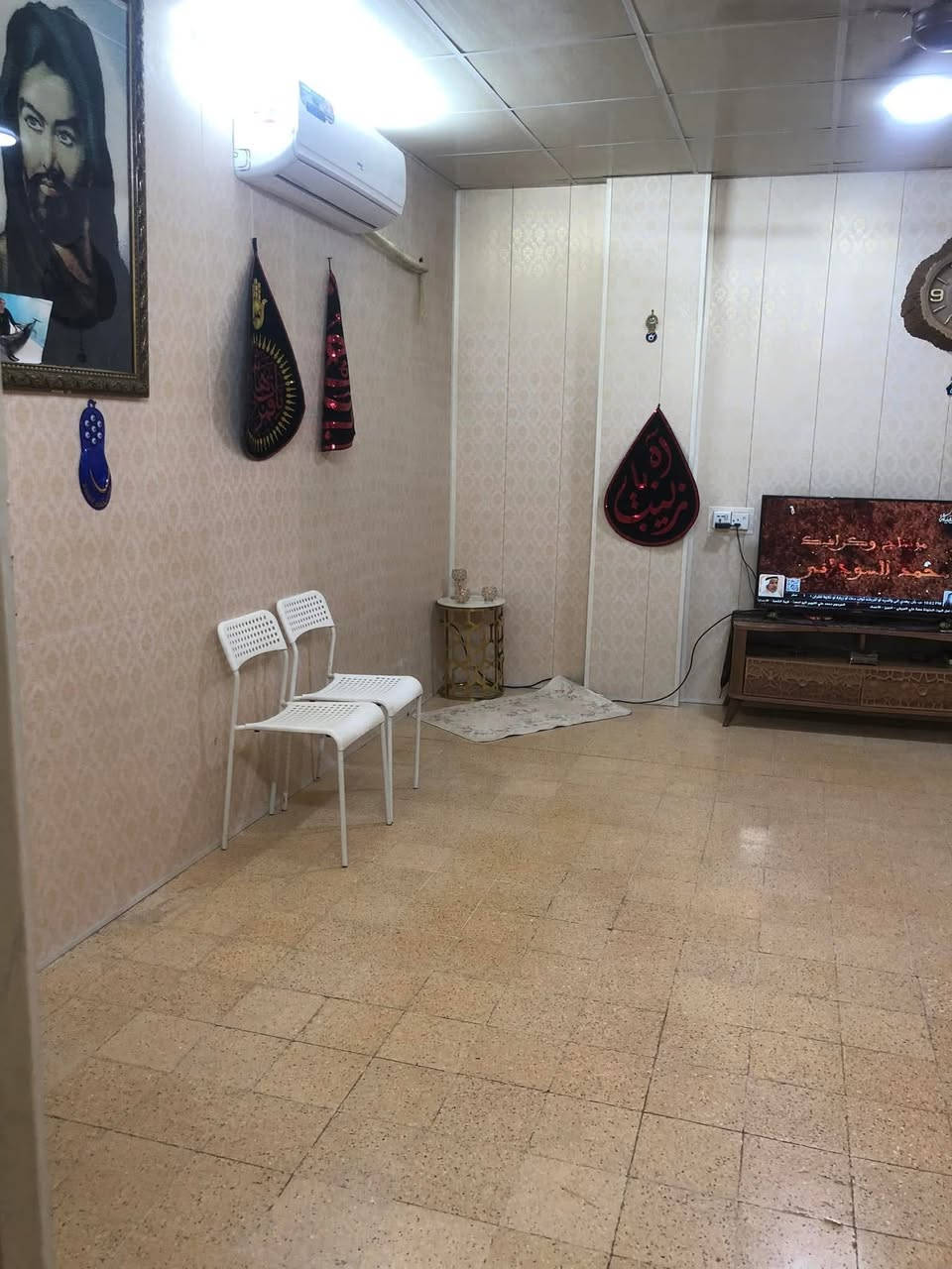 شقة للبيع في (الكرادة_ ساحة الواثق _ شارع 42)
تتكون من (صالة_ مطبخ_ حمام _ تواليت _ بالكون_ 3 غرف نوم)
الاستفسار على الخاص
***********
