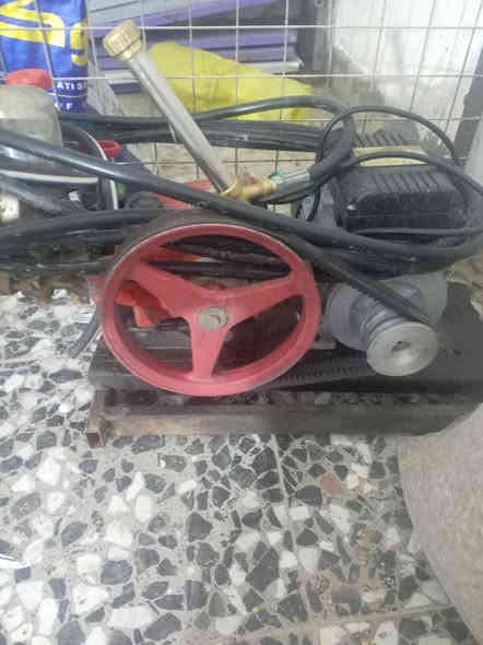 ضاغطه غسل ماطور سنكل جديد 3000 صونده جديده ضغط عالي
عنوان بغداد  ***********
