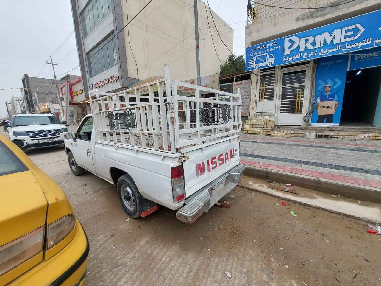 سلام عليكم، سيارة بيكم تك باب موديل92 ،سنوية منتهية ل 2020 
مكان السيارة واسط / قضاء العزيزية ، راعيها أيضا مكانه عزيزية 
السعر 26 ورقة وبيها مجال 
***********
