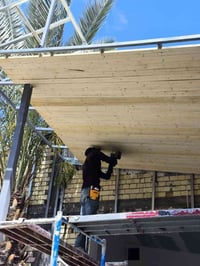 مستعدون لعمل كافه انواع الواجهات والديكورات 07711761384