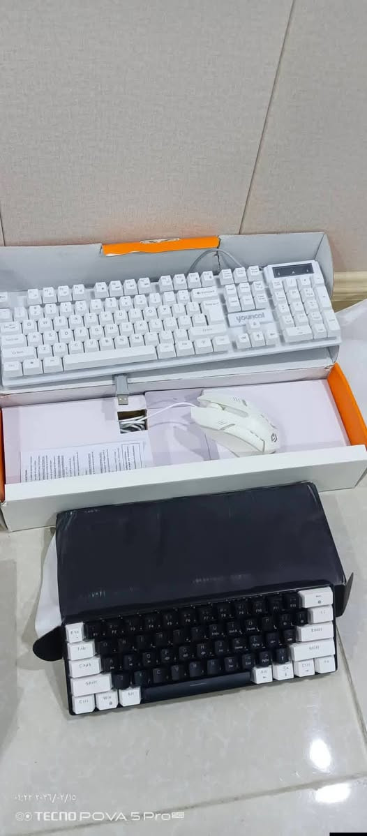 شلعة كيبوردات 40 الف مع التوصيل
اربع قطع اثنين وياهن ماوسات 
الصغير شحن ميكانيك مال كيمنك 
كلهن RGB ماعدا واحد


**إذا كنت صاحب هذا الإعلان وتريد حذفه لأي سبب، رجاءا أرسل رسالة إلى الدعم الفني**