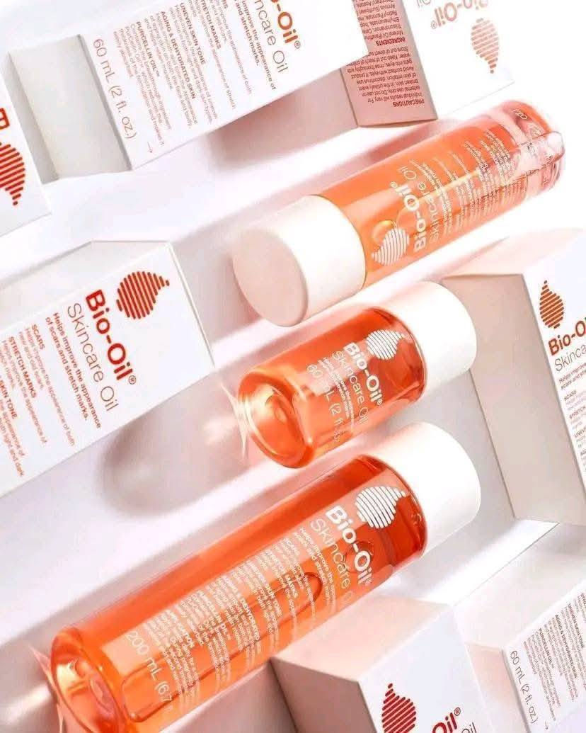 بايو اويل Bio-Oil 😍😍😍 100٪ أصلي
يعتبر واحد من أقوى وأشهر الزيوت العلاجية، والحل السحري لكثير من مشاكل البشرة والوجه والجسم 💖
فوائد Bio-Oil: ✨ يزيل تشققات البطن عند الحوامل
✨ يخفف آثار حب الشباب والحروق
✨ يعالج التجاعيد والخطوط الرفيعة
✨ يقلل النمش والتصبغات
✨ يحسن مظهر المسامات الواسعة
✨ يوحّد لون البشرة ويخليها ناعمة
✨ يرطب الجلد ترطيب عالي جدًا
✨ يقلل تشققات الحمل وبعد الولادة
✨ مناسب بعد التعرض للشمس
✨ يستخدم كزيت بعد الاستحمام
ولنتائج أفضل وأسرع 👍🏻
يفضّل استخدامه مع الديرما رولر 💥💥
مكوناته الفعّالة: 💜 فيتامين A — يزيد مرونة الجلد ويحسّن النسيج
💖 فيتامين E — يحافظ على صحة البشرة ويحميها من آثار الحبوب والشيخوخة المبكرة
💗 الحجم الكبير 200 مل
💵 السعر فقط 7000 دينار
🏃‍♀️🏃‍♀️🏃‍♀️ متوفر حالياً وبكمية محدودة!
📍 Magic House – الأعظمية
📲 للتواصل والطلبات واتساب: ***********
🚚 توصيل لكافة المحافظات
🎁 تجهيز هدايا وعلب عناية حسب الذوق
#بايو_اويل #biooil #عناية_بالبشرة #ندبات #تشققات #حب_الشباب #ترطيب #منتجات_عناية #تسوق_بغداد #MagicHouse #هدايا #مكياج #عناية_شخصية #تشققات_الحمل #منتجات_اصلية #سيروم_للوجه #ترطيب_عميق
