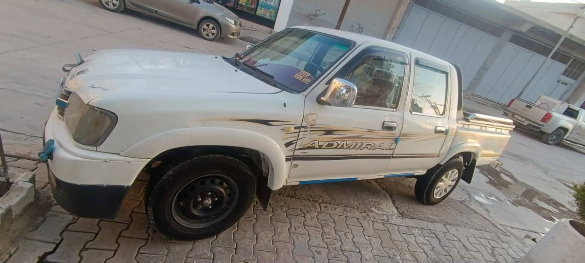 ئەدمیراڵ مەنەفیس ٢٠٠٨  بێ بۆیاخ تایەی تازەیە گێرو مەکینەو ئەکسل بە شەرت مەنەفیسی لە گەڵدایە سەیارەکە زۆر جوان بێ مەسرەفە ماڵی دۆستە نرخ ٣٥ گەڵا کەمیك معامەلە  شوین سیدسادق  
***********
*********** السليمانية, العراق
