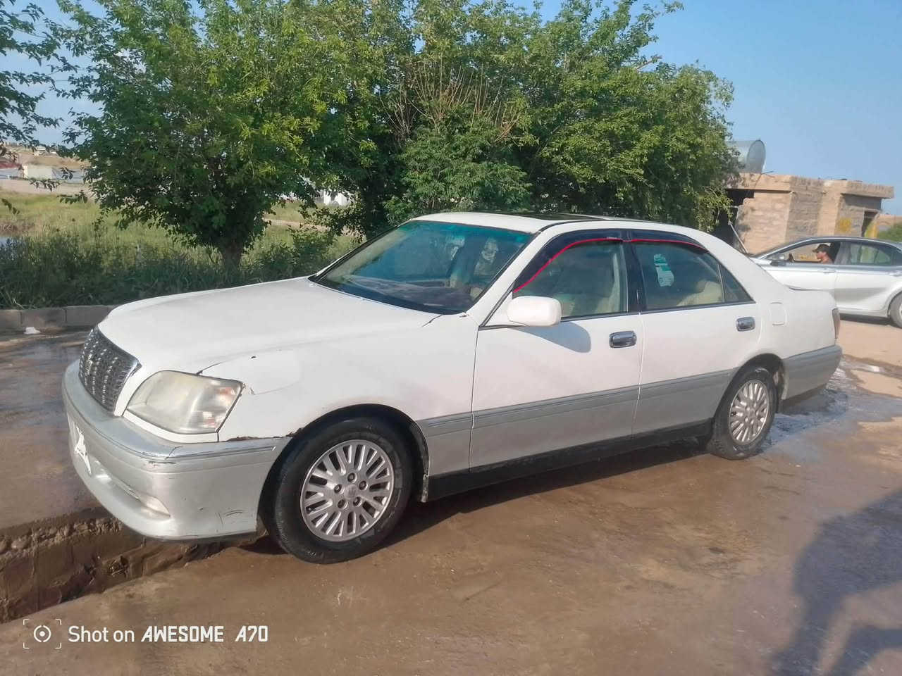 السلام عليكم
ملكه ٢٠٠١

محرك vvt 

كير محرك شرط جديد سبانه ما ممدوده عليهن 

تايرات جدد صدر زين 

فتحه سقف 

تبريد بس صونده مال اليم الكمبريسر مزروفه تكلف ٢٠  الف وتشحن غاز

السعر ٣٠ وبيها مجال

***********

