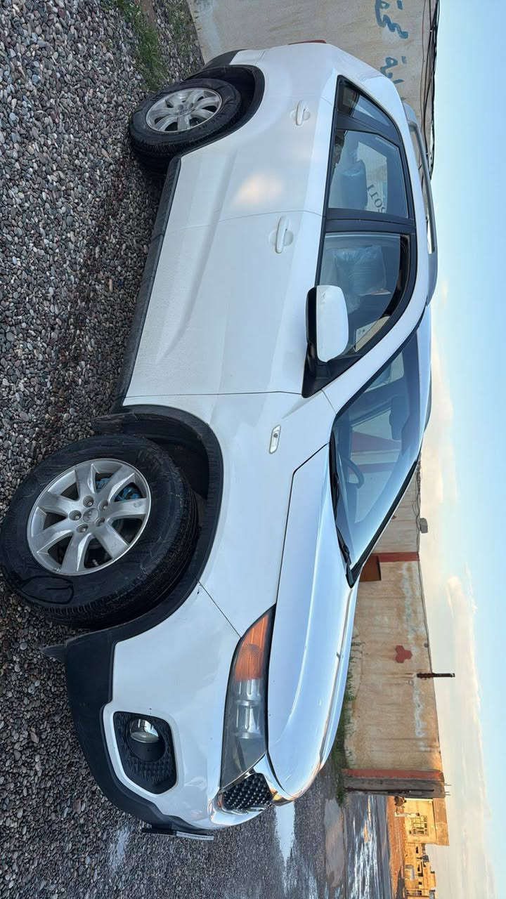 السلام عليكم
سورنتو موديل ٢٠١١ 
رقم اربيل دولي 
٧ راكب بيها جاملغ مصبوغ 
للاستفسار ***********
