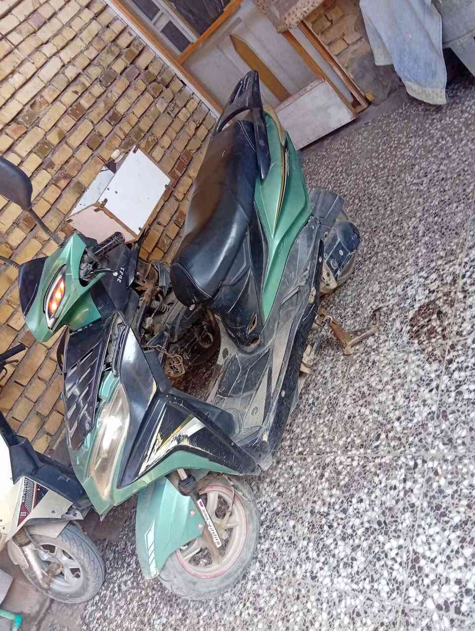 سلام عليكم دراجه 🏍️FS تايوان  نضيفه كهربائيات كلها شغاله 💯 كفرات كامله 💯 👁️‍🗨️ مجفته مره وحده بس تجفيت مضبوط السعر 250﴿قفل﴾ مكاني ميسان حي الشهداء للستفسار الاتصال على الرقم ***********  رجائاً المو شراي لا يعلق و لا يتصل رجائاً
