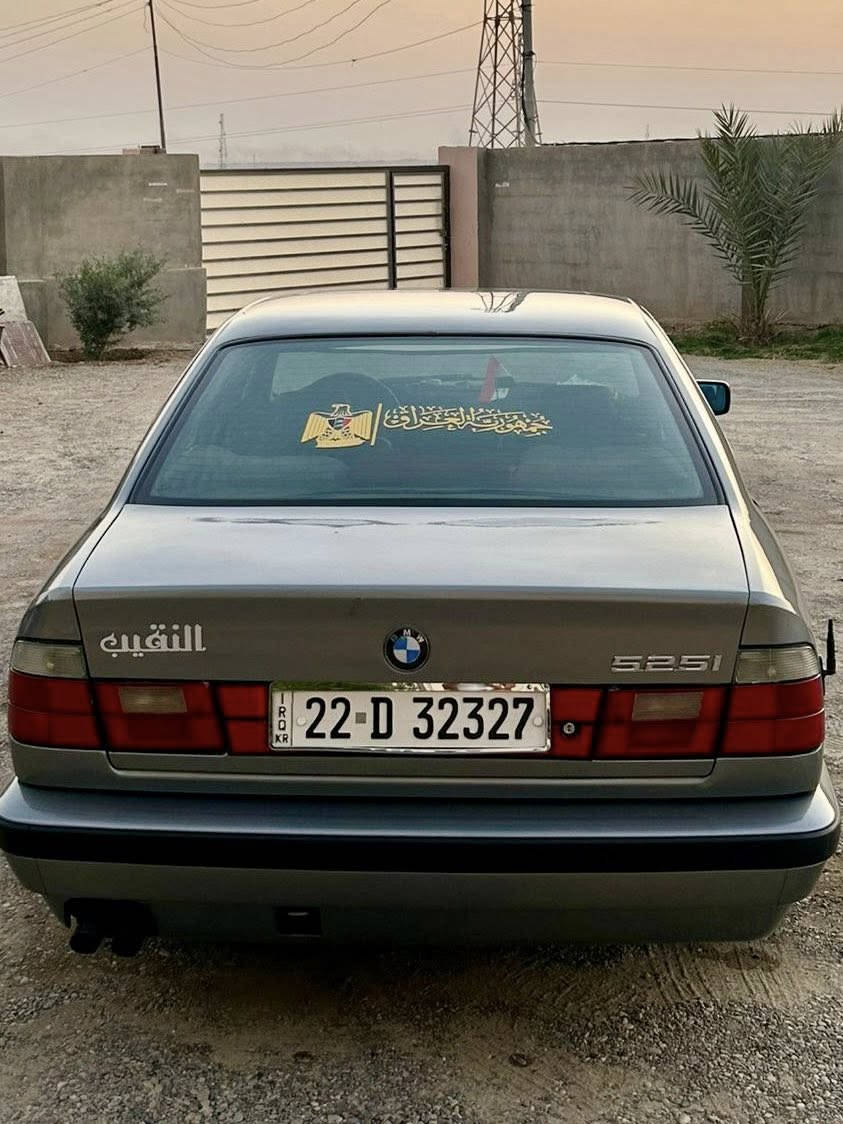 بسم الله الرحمن الرحيم
الهم صلي وسلم وبارك على سيدنا محمد 
سلام عليكم اخوان 
للبيع او مراوس حسب القناعه 
سياره نوع BMW ٥٢٠ بدي ومحرك ٥٢٥ مسكر فانوس 
موديل ١٩٩٠ 
رقم أربيل بسمي تحويل ثاني يوم 
هزه جديده سنويه ٢٠٣٠ 
سياره مصبوغه عام 
بيها ضربه جاملغ خلفي بسيطه وقبق جنطه جديد 
منضومه بانزين ادامه عامه 
منضومه ماء ادامه عامه انسى حماوه 
منضومه ابريك ادامه عامه 
ويل خليه 
باتري جديد 
لايت عالي ناصي زينون 
بلكات جدد ان جي كي 

شاشه وكامره خلفيه 
كير مكينه فول تشك الكاع 
دعاميات امامي خلفي m  
السياره مابيها نقص برغي 
عده صوت بل بور مال ستيرن اعتقد صونده بيها نضوح 
يحتاجلها خيال فقط 
اكرر سياره مال جناي كامله من كلشي 
مكاني بغداد زعفرانيه 
*********** الاتصال على راقم او ستفسار داخل خاص
السعر ٧٥ وبيها مجال
