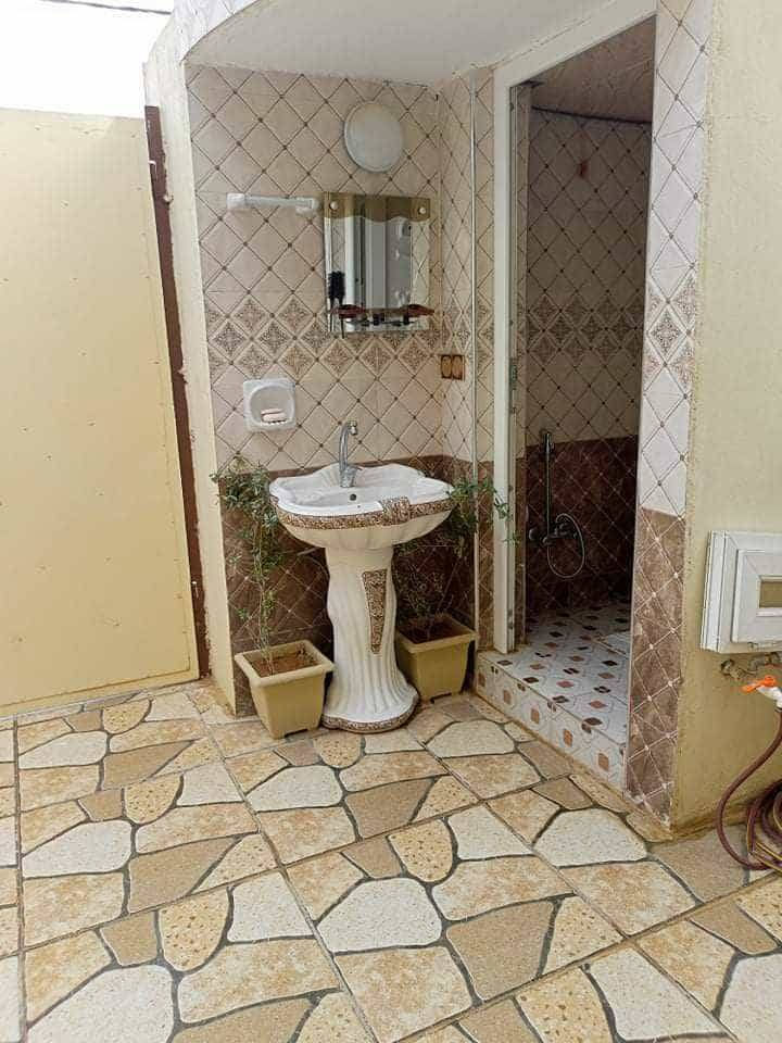 بيت للبيع في يرمجه الشرقيه الثاني المساحة 100متر مقبيل البيت حديقه خدمات كامله مدرسه وجامع الاستفسار على الرقم *********** البيت سند طابو الزهور
