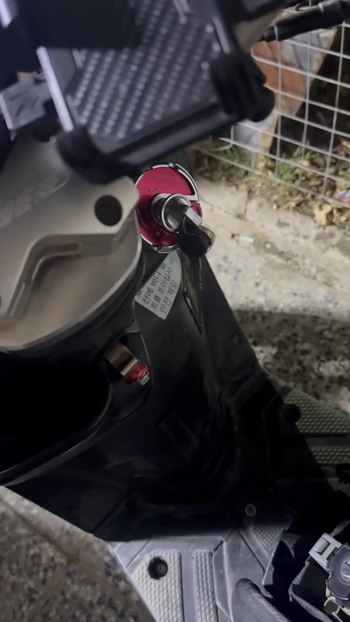 السلام عليكم

سكنس جبلي دراجه خير من الله مكينه اصبانه ممدود عليها نكرهه سلف بكل وقت 

عليها تزويد خارجيي مرتب 
كلجاتها رياضي 

الدراجه نقصها فقط قمجي كيلومتر وجاملغ امامي فقط

الدراجهه للبيع بـ 850 وبيه مجال مكاني بغداد حي اور 

***********
