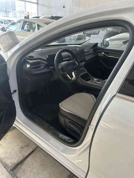 وصول وجبة جديدة من BYD ديستروير 05 
يم (شركة يونس العتابي لتجارة السيارات )  🚘 
سباقه دائماً بعروضها المميزه

السعر : اتصل على الارقام وبأنسب الاسعار 
📞📱*********** 

متوفر جميع الفئات
‏1 BYD ديستروير

 انتباه🔴🔴🔴موديل 2025 

يترقم بغداد وجميع المحافظات عدا الشمال 
 
سيارة سيدان مدمجة بنظام هايبرد🔥 PHEV 
تجمع بين محرك بنزين هايبرد   بلكن ومحرك كهربائي
الدستروير تمشيك 1200 كيلو / 55 لتر 

أبرز المواصفات :

☜ بطارية ليثيوم فوسفات تدعم الشحن السريع
☜ شاشة دوّارة 12.8 إنش بنظام ملاحة وتحديثات OTA
☜ نظام صوتي بـ6 مكبرات صوت + ميزة الكاريوكي
☜ حساسات وكاميرا خلفية – مثبت سرعة – مقاعد جلد رياضي 
☜ تصميم خارجي عصري بمصابيح LED ومقصورة عازلة للصوت

 
المواصفات 
حساس خلفي 
شاشة دوارة 
كامراة خلفية دوارة 
اوتو هولد
هند بريك بصمه 
تشغيل السياره بصمه مع كارت دخول ذكي
مقاعد جلد 
لايت زينون 
لد نهاري LED
بك لايتLED
3انضمة للقيادة 
مانع تزحلق
مثبت سرعه 
تشغيل عن بعد 
شاشة ذكية تدعم جميع البرامج
والفول تختلف مواصفاته

🔹شركه العتابي لتجارة السيارات 🔹
📍بغداد  معارض البياع شارع الرئيسي مقابيل محطة وقود السيديه 
بيع .فقط 🔶

وبأنسب الاسعارررر▫️
ادارة المبيعات
‏‭   📞***********
📞 ‭***********‬
📞 ‭***********‬
نتشرف بحضوركم والرد على جميع اتصالاتكم في اي وقت
 #BYD  #هايبرد  #سيارات_2025  #يتوفر  #عروض
