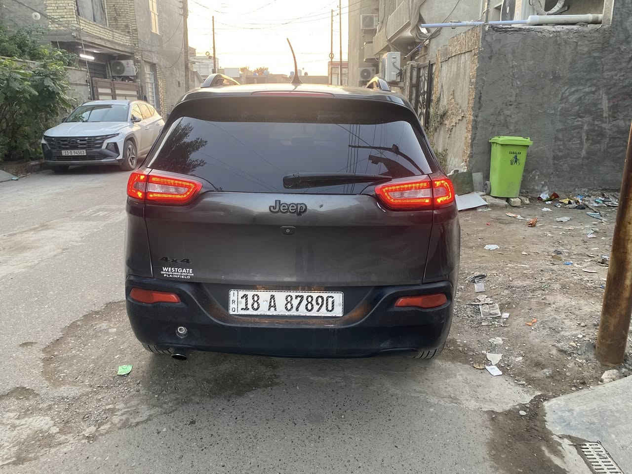 جيب شيروكي 2018 حادث جاملغ خلفي وباب قطعتين صبغ سنوية  جديدة رقم جديد صاعد هزة جديدة فول مواصفات عدة البانوراما سعر 120 بأسمنة السيارة عنواني بغداد الدورة لل استفسار *********** متواجد واتساب
