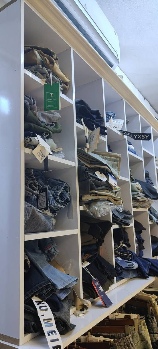 فاترينات بناطير للبيع مستخدم جدا قليل
البيع لغرض تجديد الديكور 
2 خانات
2 تعليك 
للاستفسار اكثر 

***********
الفيس مغلق فقط واتساب
