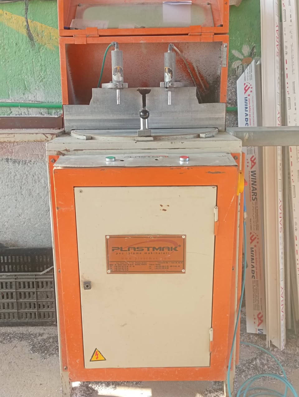 للبيع مكائن بي في سي
تري فيس بدون كمبريسر   

مكان #النجف للتواصل ***********
