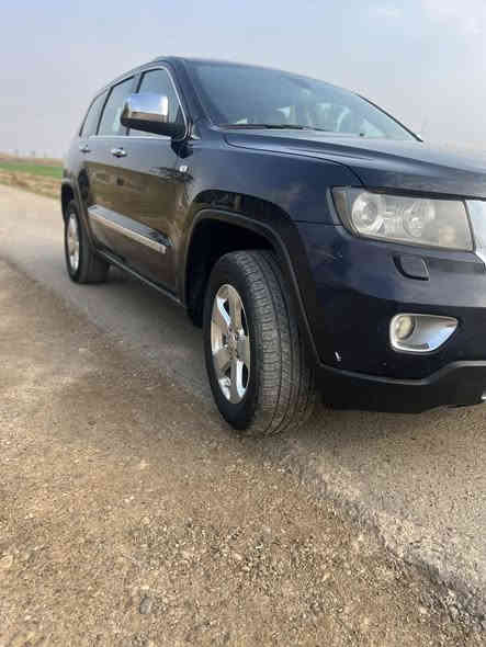 جيب 11 خليجي فول المتت
فتحه بصمه بنرامه تحكم ستيرن كشنات جلد وكهرباء 
فول موصفات محرك كير تبريد صدر امامي خلفي جديد كفاله بيه قطعتين صبغ بدون حادث كما موضح بالسونار 
فور ويل منضومه زنون كامله سيارة مسويله دامه كاملة 
من نوزلات وبلكات ومجاول كله جديد 
رقم بغداد نكليزي تحويل مباشر 
#حبايب ذكر كلشي وسونار موجود وصور 
السعر 170 وبيه مجال الشراي سيارة نضيفه مال حناي
مكاني تاجي ***********
***********
