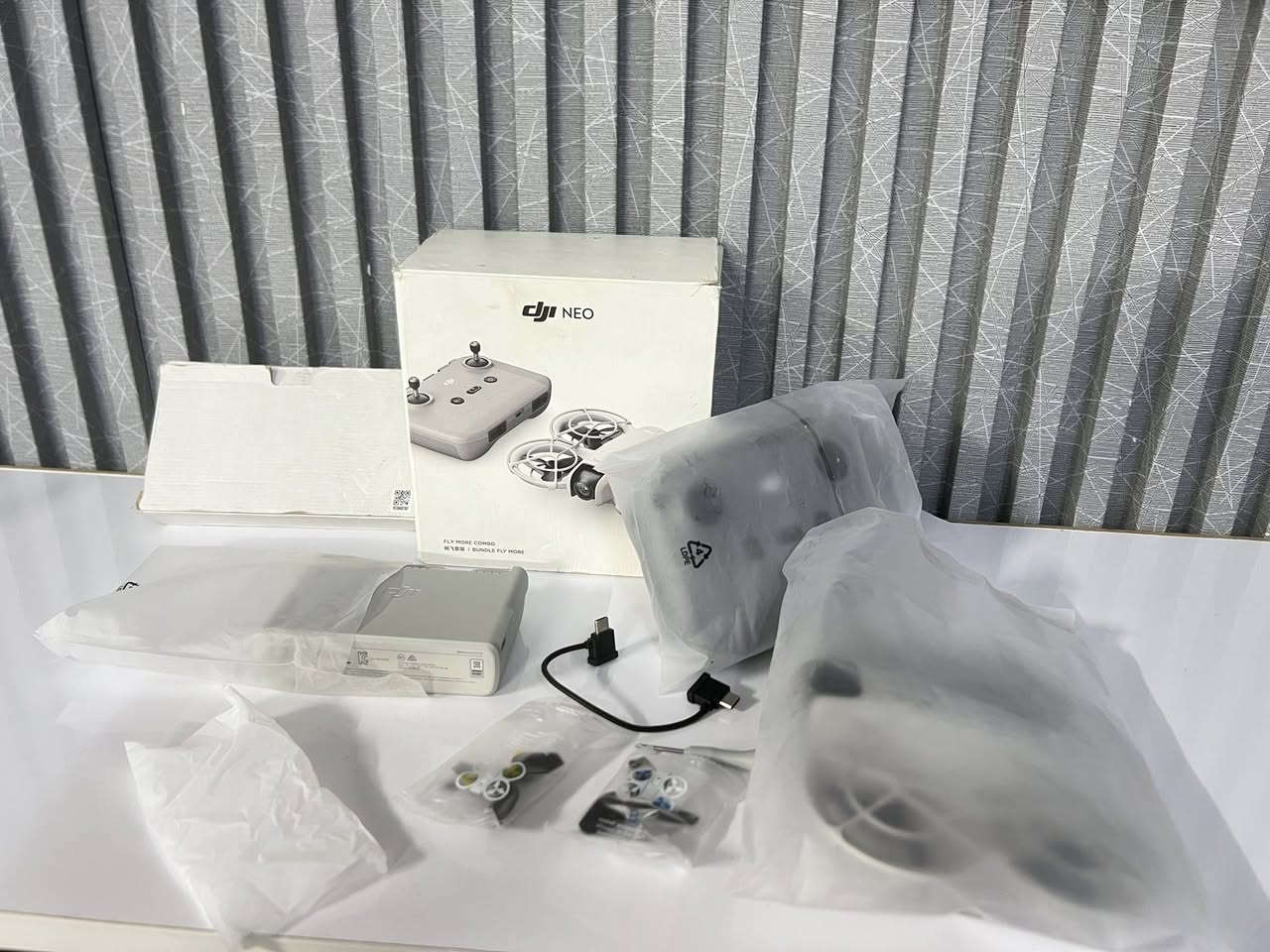 📸 طائرة DJI Neo للبيع

🔥 طائرة DJI Neo بحالة ممتازة ونظيفة جداً
✅ حجم صغير ووزن خفيف، مناسبة للسفر وصناعة المحتوى
✅ كاميرا بجودة عالية
✅ طيران ثابت وسهل الاستخدام
✅ مزودة بحماية للمراوح (Propeller Guards)
✅ جاهزة للاستخدام مباشرة

📦 مع جميع ملحقاتها الأساسية
💯 حالة ممتازة وخالية من المشاكل

📩 للاستفسار عن السعر أو المزيد من التفاصيل، راسلني على الخاص.

#DJINeo #DJI #DroneForSale #طائرة_درون #درون_للبيع #Drone #DJINeoSale


**إذا كنت صاحب هذا الإعلان وتريد حذفه لأي سبب، رجاءا أرسل رسالة إلى الدعم الفني**