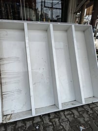 للبيع فاترينات ٣ قطع قياس الواحدة متر ونصف + مترين للتواصل واتساب 0781...